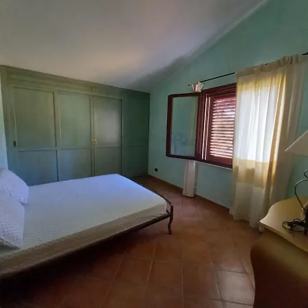 Patrizia Villa *